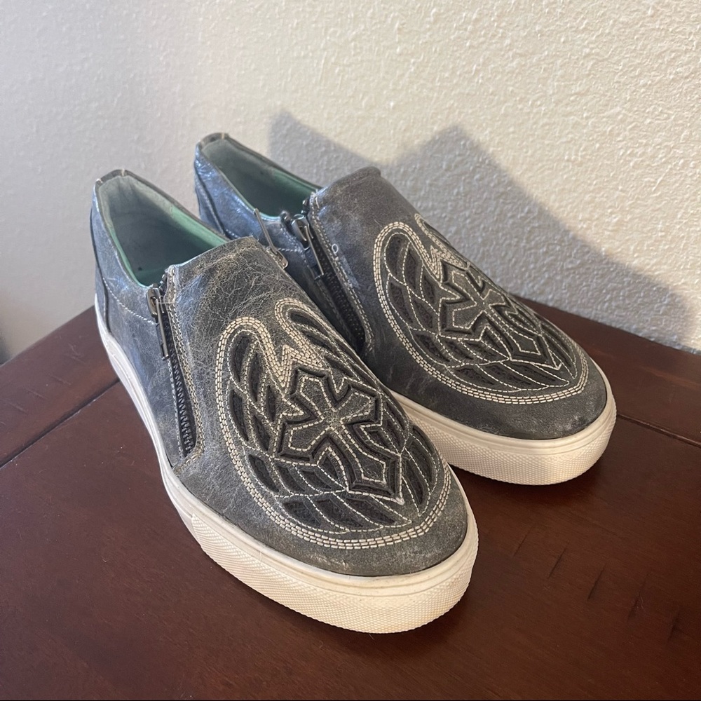 Corral Women’s Black Cross & Wing Glitter Inlay Shoes